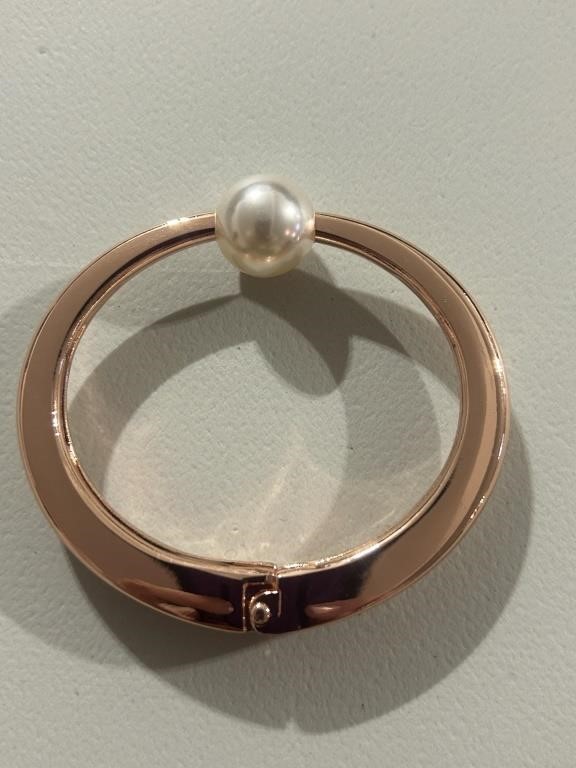 Coppertone Pearl Spring Bracelet