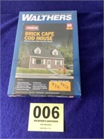 Walthers Cornerstone plastic cape cod house HO