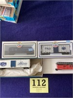 Lot of 4 HO scale rail cars