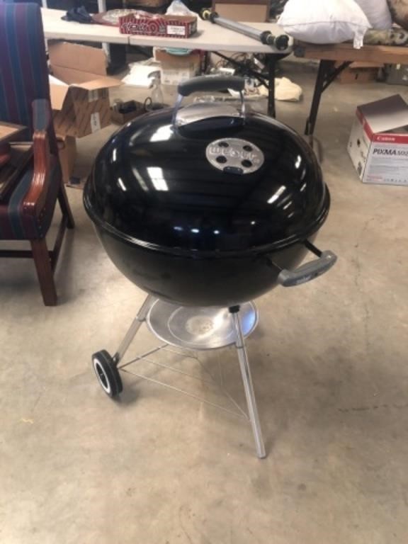 Weber Charcoal Cooker (Very near new)