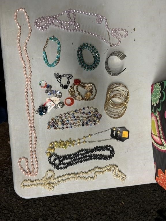 JEWELRY LOT