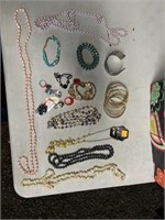 JEWELRY LOT