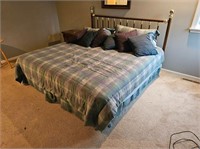 King size bed w/frame, comforter, & pillows