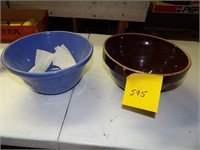 2 bowls blue , brown