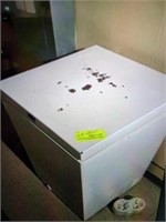 CHEST FREEZER