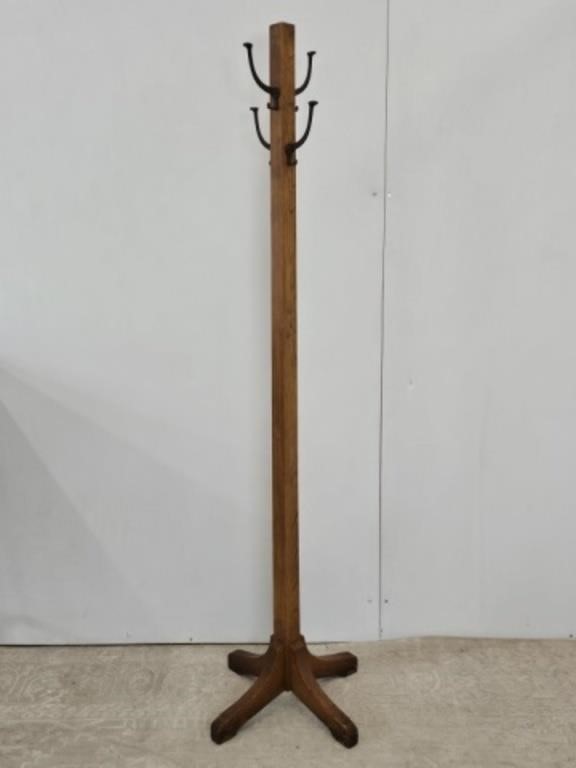 CLOTHES STAND - 70" TALL X 20" HIGH