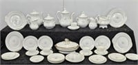 41 PIECES OF TEA LEAF PATTERN DISHES- MID 1800'S