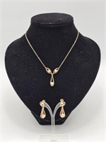10 KT GOLD NECKLACE WITH PENDANT & EARRINGS