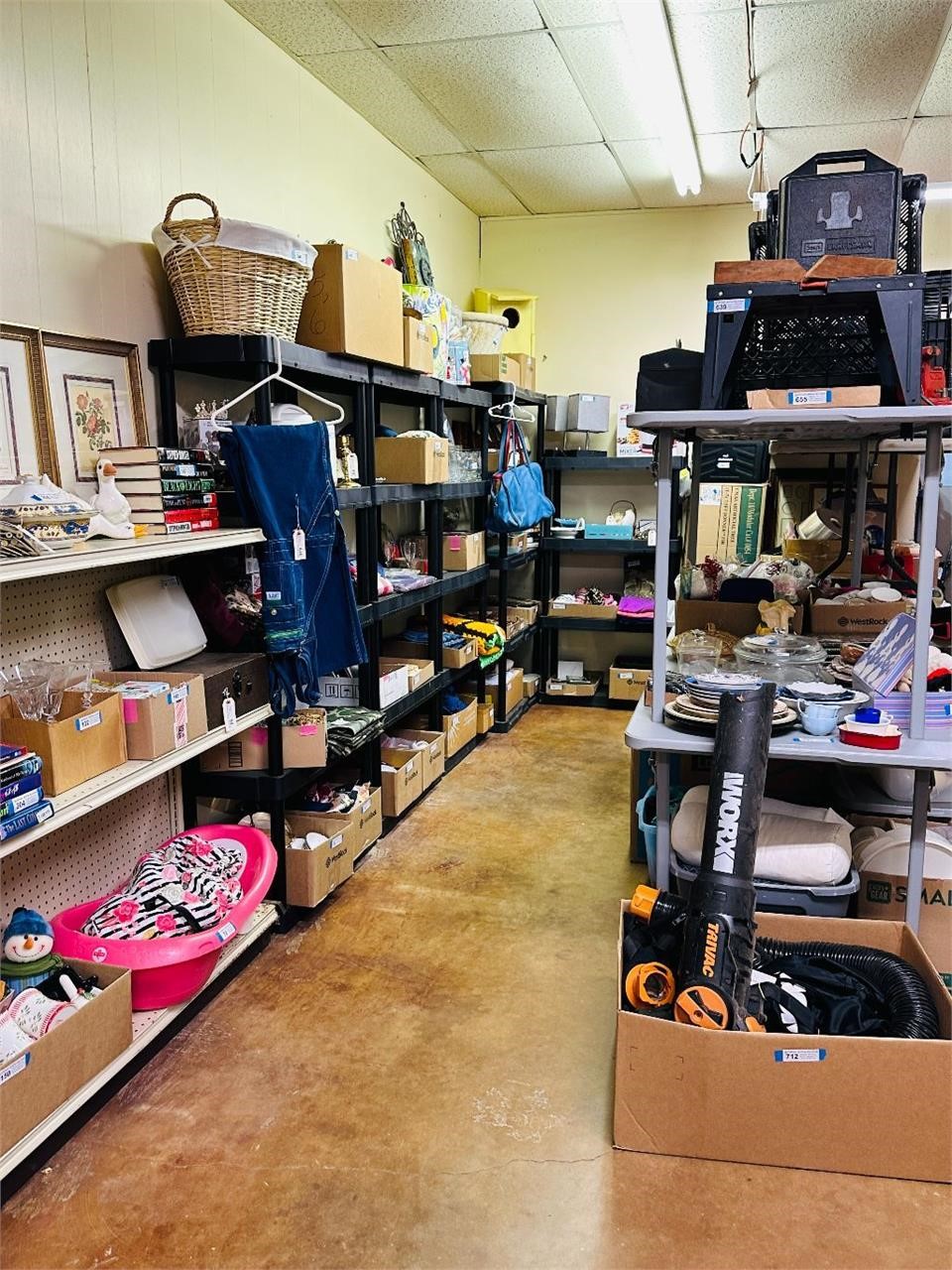 April Consignment Auction - Lanterns, Tools, Sewing & MORE