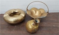Vintage brass etched ashtray, brass scalloped