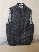 Black vest. Can be heated but does not have