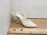 Just the Right Shoe by Raine Wrap it up