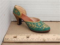 Just the Right Shoe by Raine Carved Heel