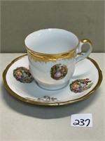 PRETTY GOLD TRIM TEA CUP/SAUCER MADE IN ITALY