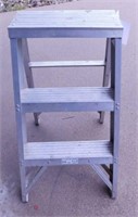 Keller 2 step aluminum ladder, 225 lb. weight cap.