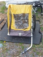 Schwinn pull along cart for bicycle does have