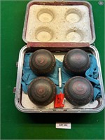 Lawn bowling Balls and Case - Heavy Weight Model
