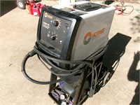 Hobart Handler 140 wire welder w/rolling cart