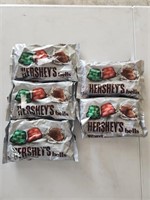 (5) Hershey's Extra Creamy Milk Chocolate