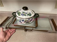 2 Vtg hot plates & Villory Bach pot