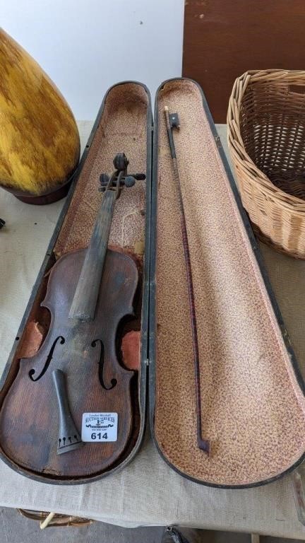 Antique Violin, bow & case