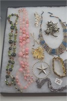 11 COSTUME JEWELRY BROOCHES BRACELET NECKLACES