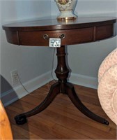 Drum Style Pedestal table w/single drawer