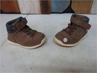 Made Play Stride Rite Sz 5.5 Shoes