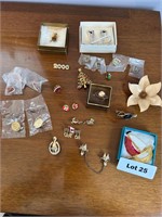 Jewelry Lot -Pins & Broche