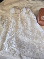 vtg WHITE LACE BABY DOLL NEGLIGEE/THONG, SZS f NOS