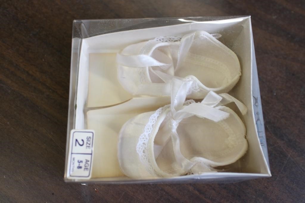 Size 2 Little Kids Shoes in original box