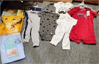 8 ASSORTED BABY BOY CLOTHES & HAMPER BAG, NOS