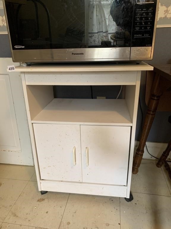 ROLLING WHITE MANUFACTURED WOOD MICROWAVE CART