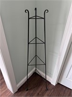 Metal plant stand