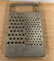 C13) CHEESE/VEGETABLE GRATER