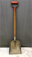 True Temper Shovel Wood & D-handle