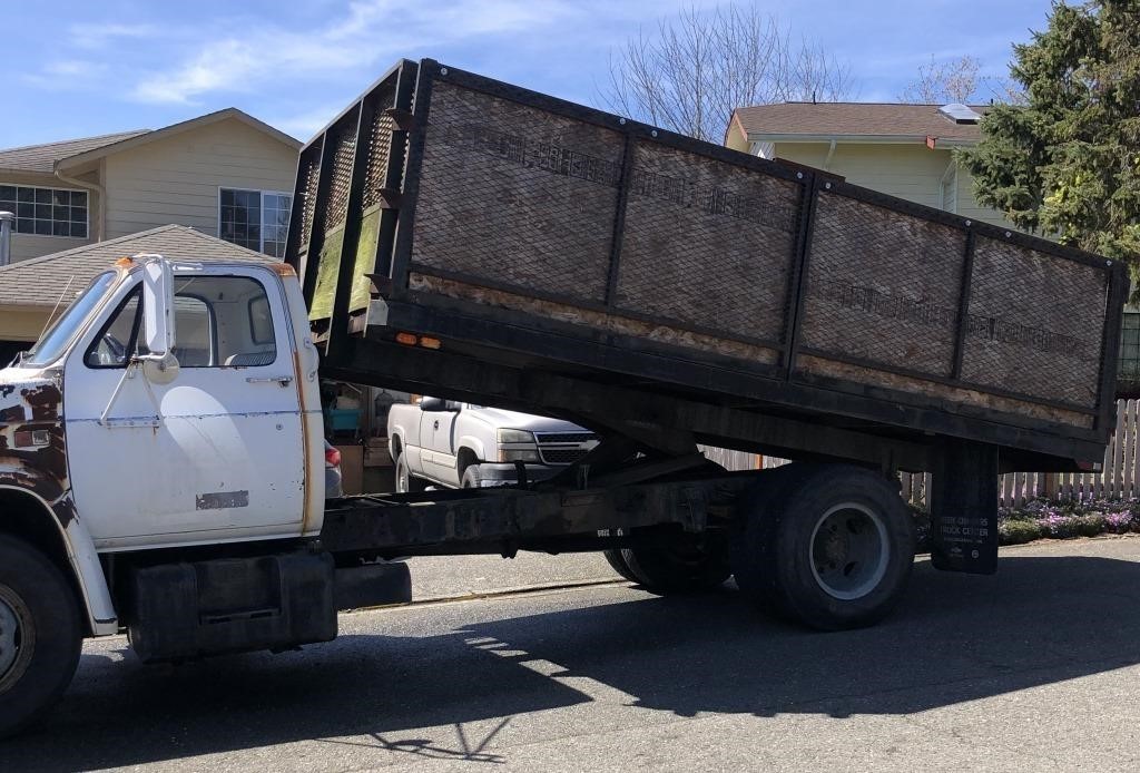 1988 GMC C7000 w/Dump Bed!  Has 366 Cubic Inch