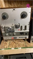 Akai X-1800SD reel to reel, powers on