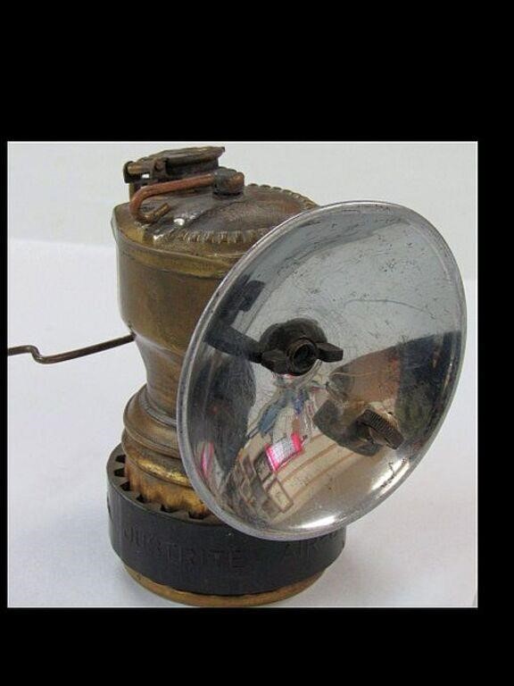 CARBIDE MINER'S LAMP