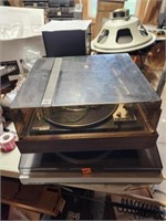 BSR McDonald 610 AW/X turntable. Powers on.