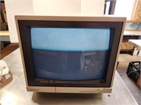 Magnavox  RGB Monitor 80 12in powers on 641M