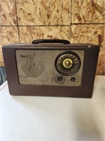 Emerson 523 portable AM radio. Missing knobs.