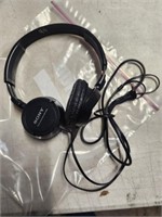Sony MDR-ZX100 headphones. Untested.