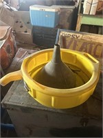 Funnel / Oil Pan