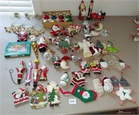 LOT 2 OF CHRISTMAS  ORNAMENTS
