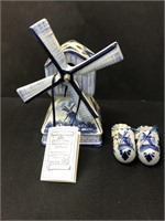 Delft Blue Windmill Music box & Tiny shoes