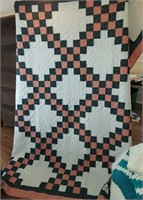HAND QUILTED IRISH CHAIN QUEEN