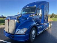 2018 Blue Kenworth Semi