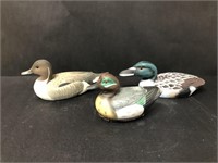 Two decor ducks & on lint  brush duck
