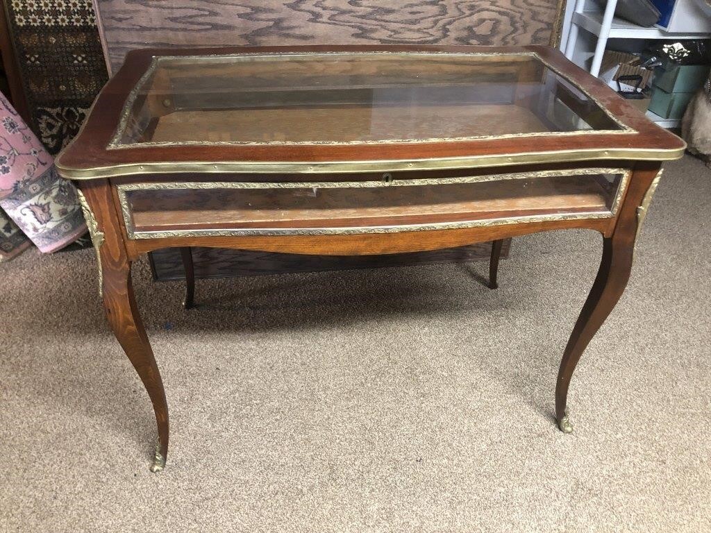 Display Case Table - great piece